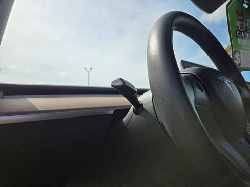 Used 2020 Tesla Model Y Long Range image 26