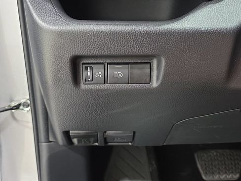 Certified 2025 Toyota RAV4 LE AWD/4WD image 23