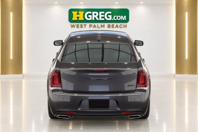 Used 2023 Chrysler 300 Touring w/ Sport Appearance Package RWD image 8