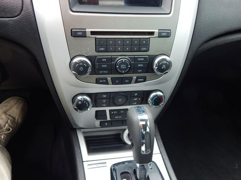 Used 2010 Mercury Milan image 25