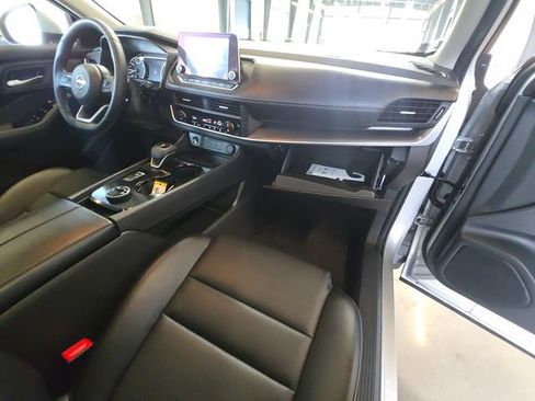 Used 2024 Nissan Rogue SV w/ SV Premium Package AWD/4WD image 30