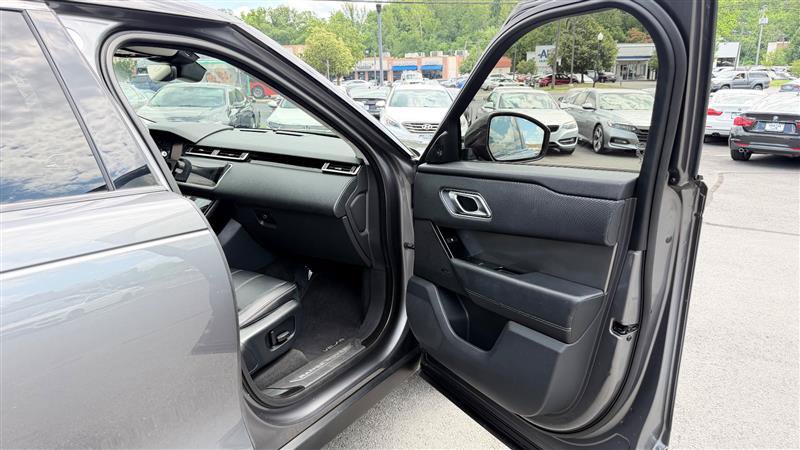 Used 2019 Land Rover Range Rover Velar S AWD/4WD image 30