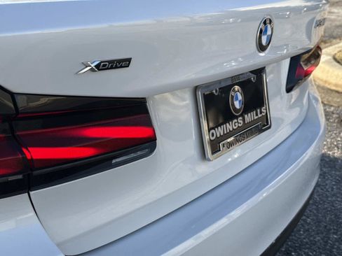 Used 2023 BMW 530i xDrive w/ Premium Package image 11