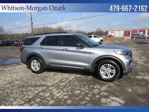 Used 2021 Ford Explorer XLT image 17