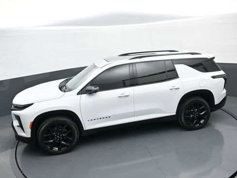 Used 2024 Chevrolet Traverse RS AWD/4WD image 33