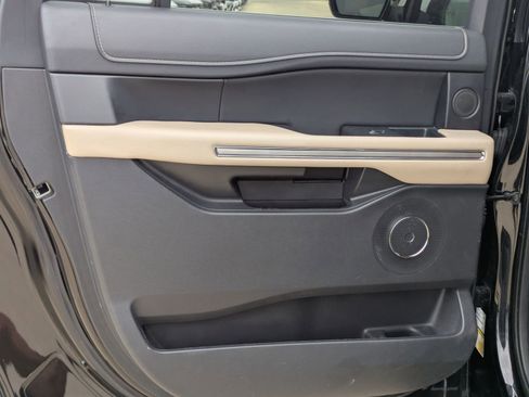 Used 2024 Ford Expedition Max Limited image 14