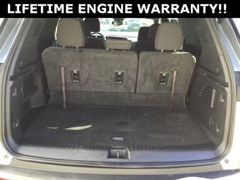 Used 2025 Chevrolet Traverse LT image 26