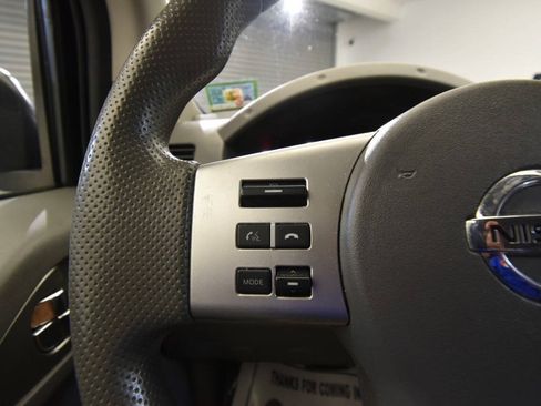Used 2018 Nissan Frontier SV AWD/4WD image 25