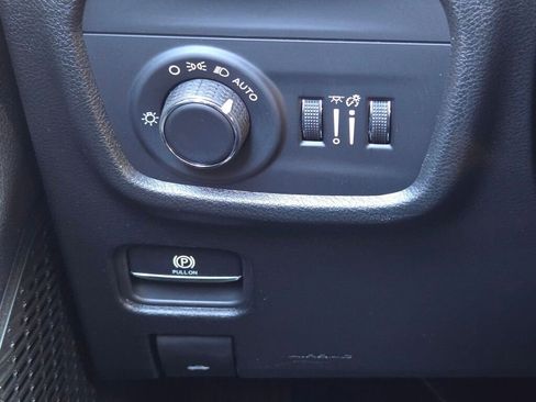 New 2025 Jeep Grand Cherokee Laredo X image 25