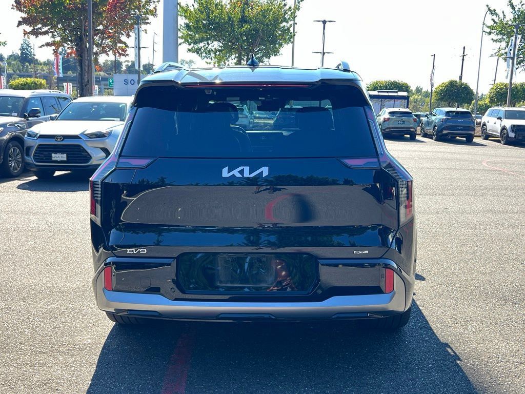 Certified 2024 Kia EV9 GT-Line AWD/4WD image 8