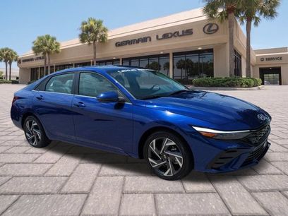 Used 2025 Hyundai Elantra Limited