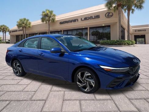 Used 2025 Hyundai Elantra Limited FWD image 1