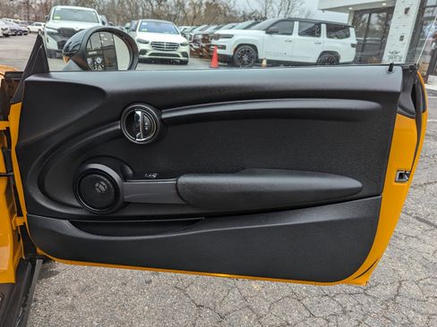 Used 2018 MINI Cooper Convertible image 22