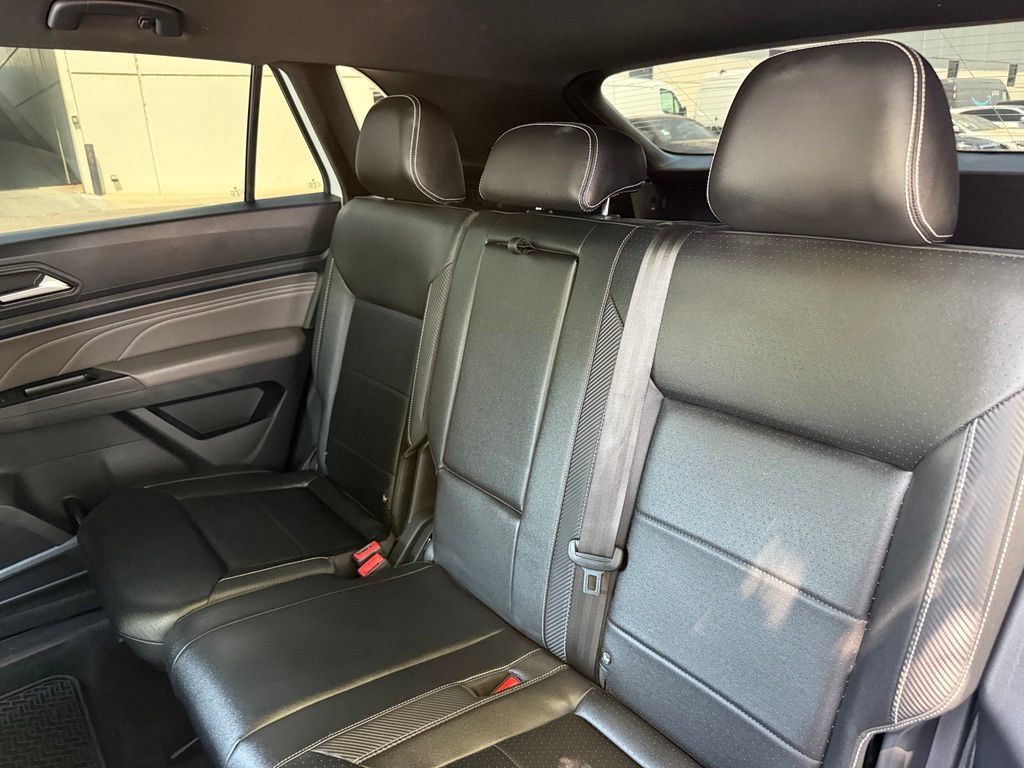 Used 2021 Volkswagen Atlas Cross Sport SE AWD/4WD image 12