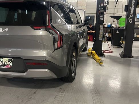 Certified 2024 Kia EV9 Wind AWD/4WD image 41