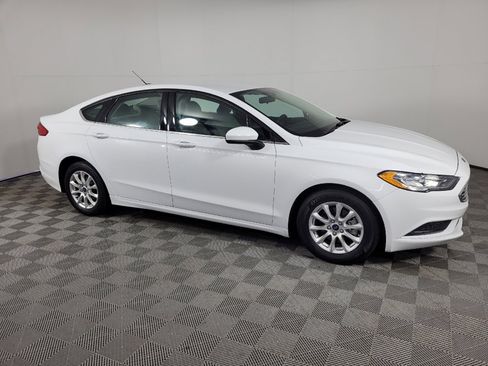 Used 2018 Ford Fusion S FWD image 11