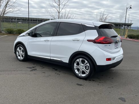 Used 2021 Chevrolet Bolt LT image 3