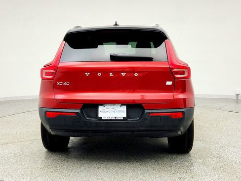 Used 2021 Volvo XC40 P8 Recharge image 6