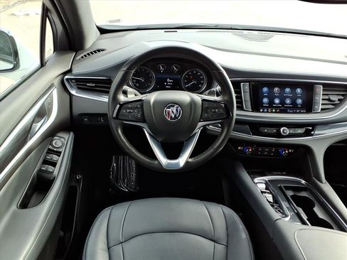 Certified 2023 Buick Enclave Essence image 7