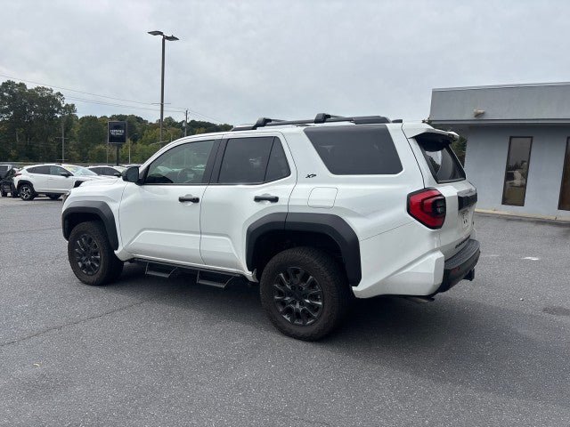 Used 2026 Toyota 4Runner SR5 AWD/4WD image 4