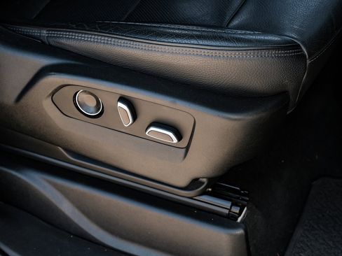 Used 2021 GMC Yukon XL Denali image 38