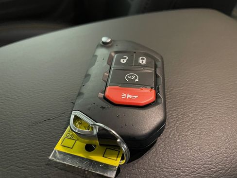 New 2025 Jeep Gladiator Sport image 15