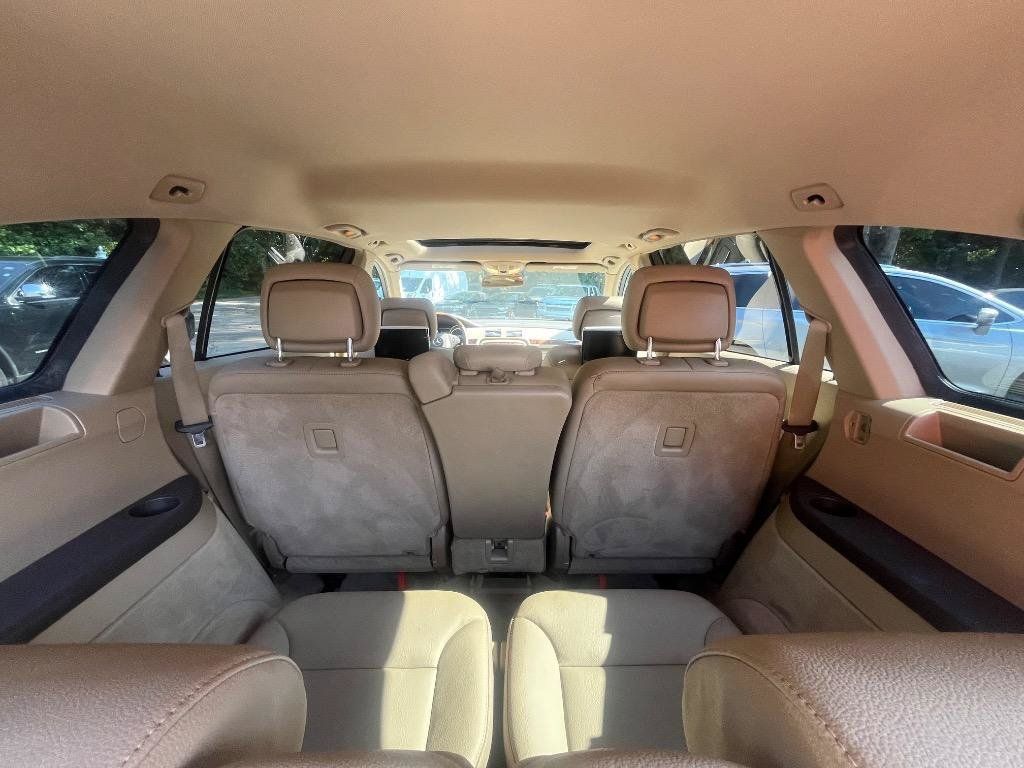 Used 2011 Mercedes-Benz R 350 4MATIC image 35