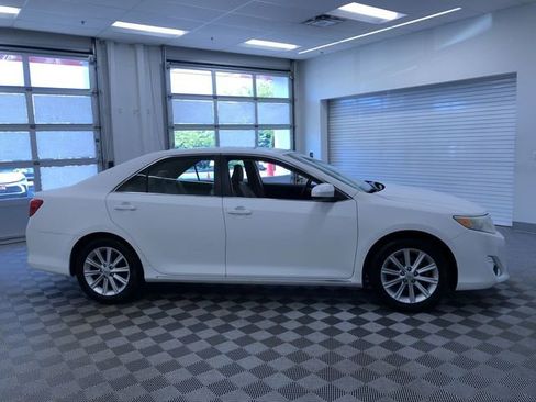 Used 2013 Toyota Camry XLE w/ Leather Pkg FWD image 35
