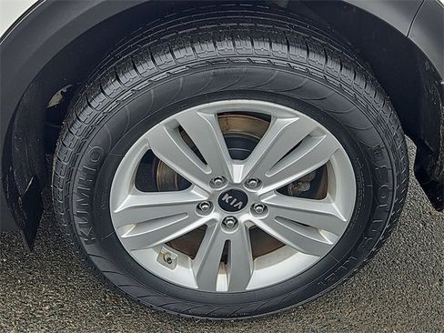 Used 2017 Kia Sportage LX image 8