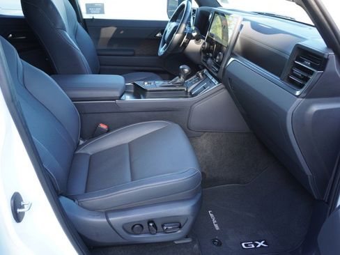 Certified 2024 Lexus GX 550 w/ Accessory Package (Z1) image 13