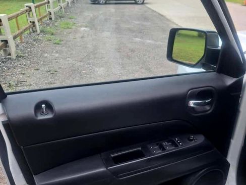 Used 2016 Jeep Patriot High Altitude image 16