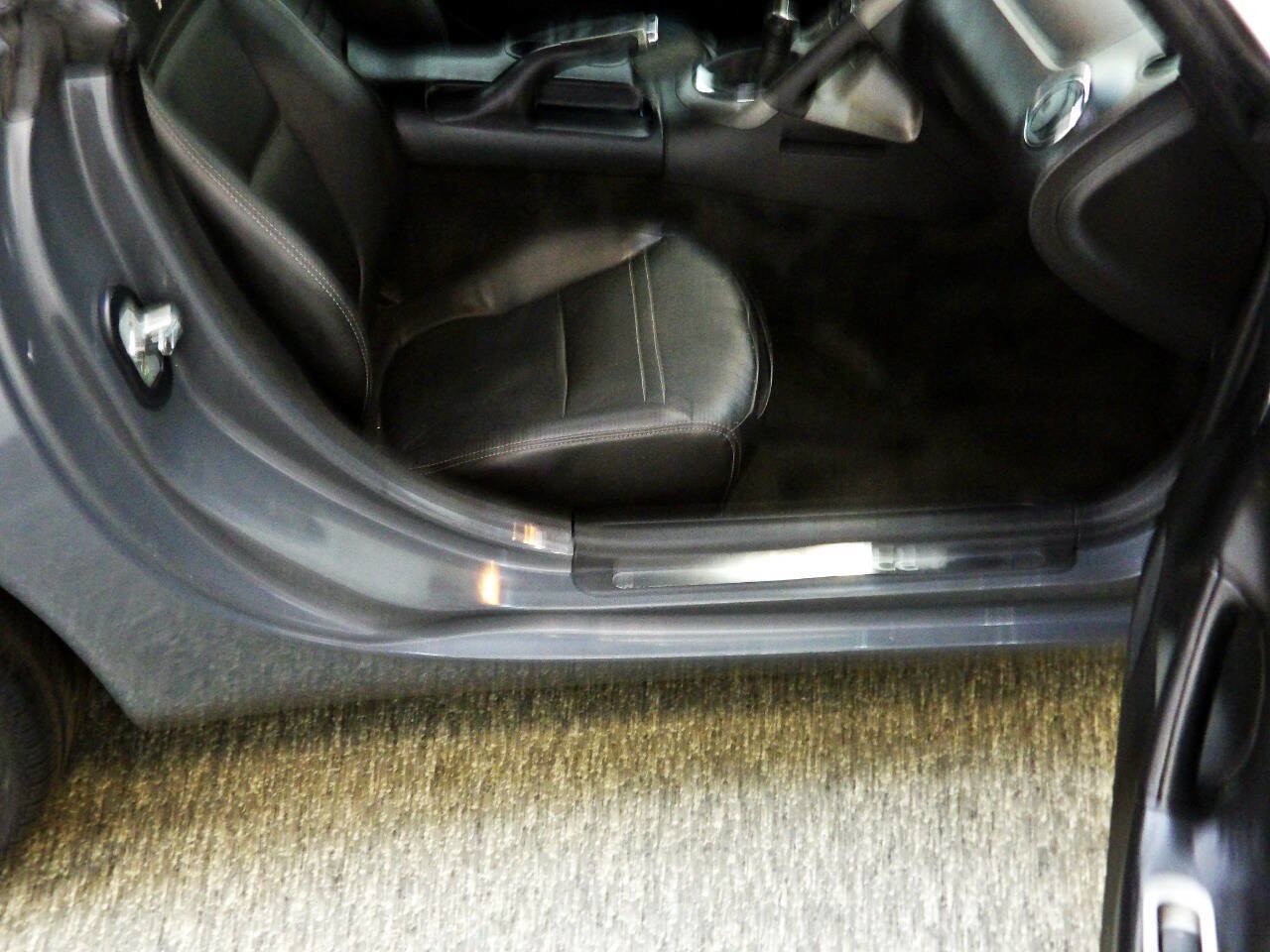 Used 2008 Pontiac Solstice GXP w/ Premium Package RWD image 10