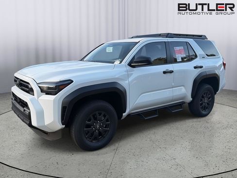New 2026 Toyota 4Runner SR5 AWD/4WD image 2