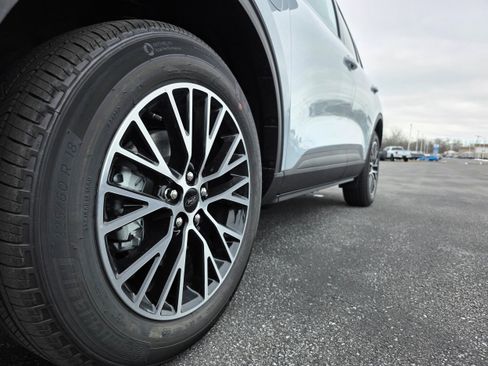 New 2026 Ford Escape Plug-in Hybrid w/ Class II Trailer Tow Package image 28