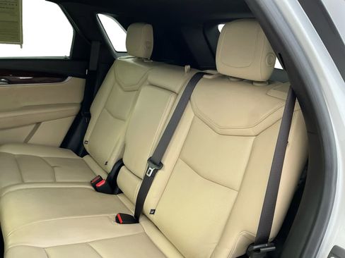 Used 2018 Cadillac XT5 Luxury w/ Driver Awareness Package image 13