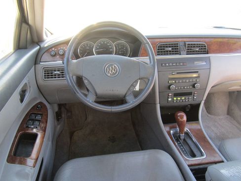 Used 2006 Buick LaCrosse CXS image 9
