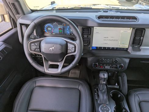 New 2025 Ford Bronco Badlands image 16