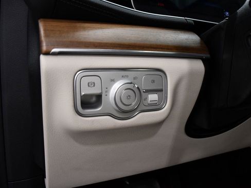 Used 2022 Mercedes-Benz GLS 450 4MATIC image 11