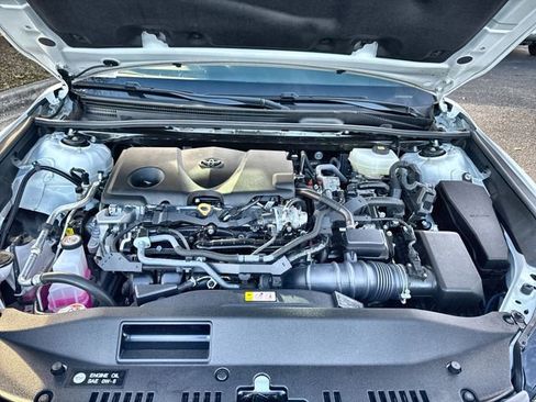 Used 2025 Toyota Camry SE image 33