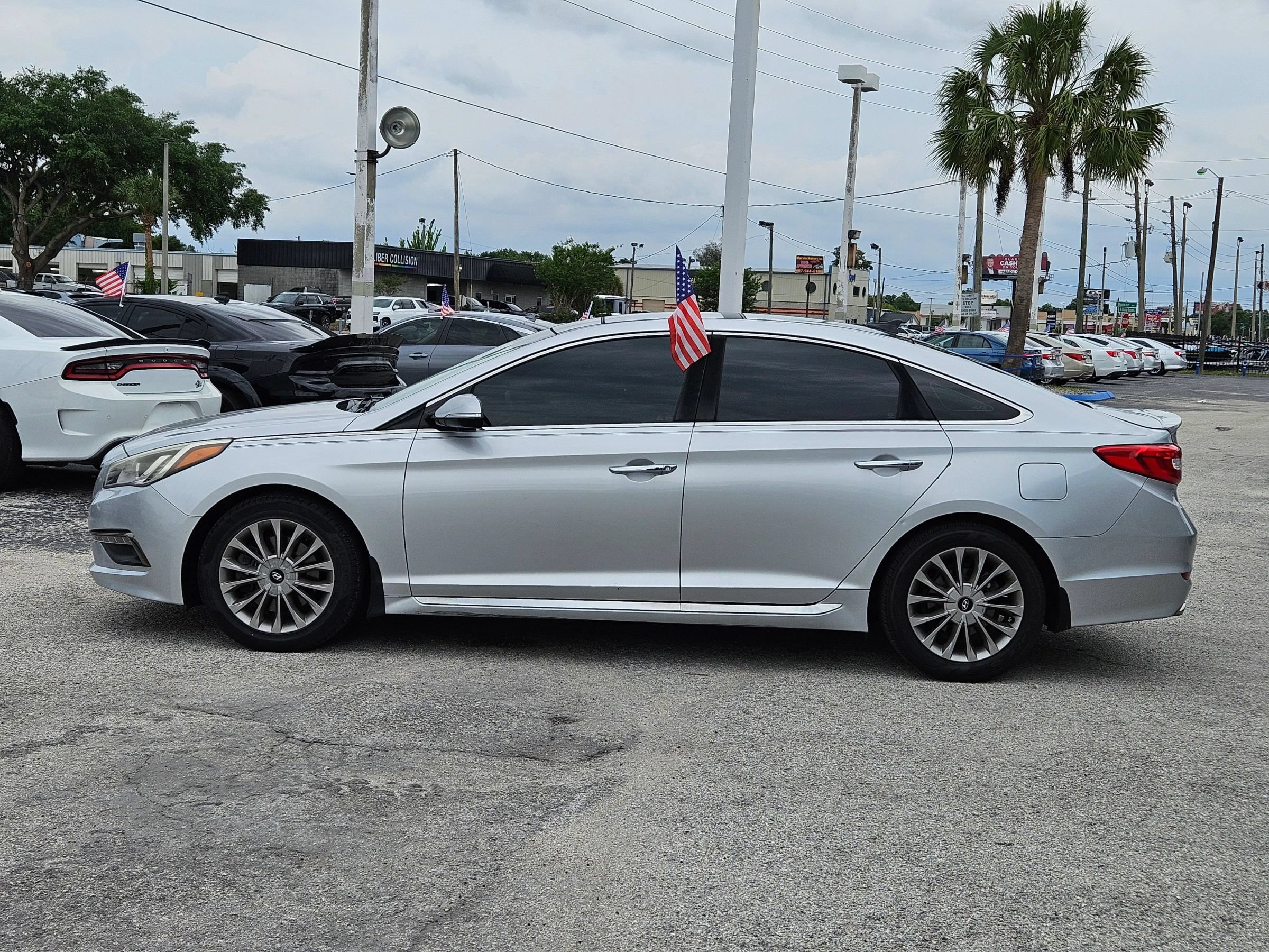 Used 2015 Hyundai Sonata Limited w/ Option Group 06 FWD image 4