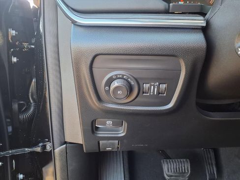 New 2025 Jeep Grand Cherokee Overland w/ Adv Protech Group III image 21