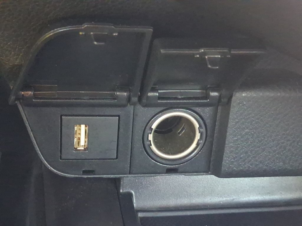 Used 2024 Toyota Camry LE FWD image 6