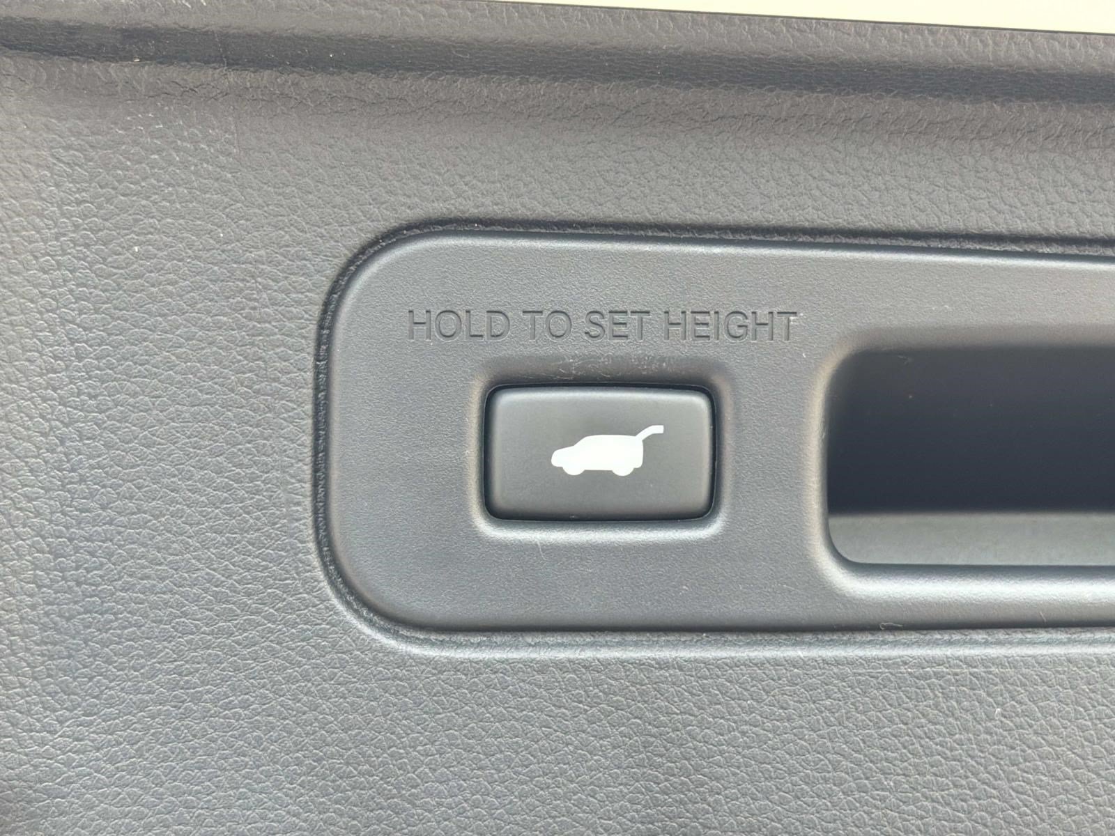 Used 2025 Honda Pilot Elite image 37