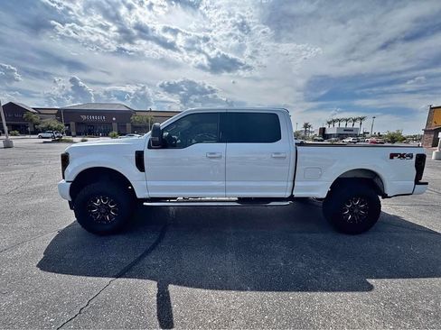 Used 2017 Ford F250 XLT w/ XLT Premium Package AWD/4WD image 2