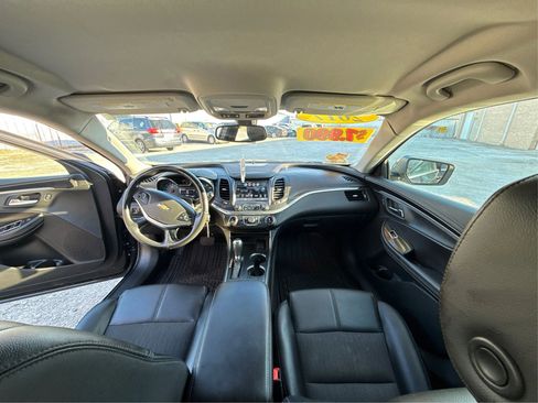 Used 2017 Chevrolet Impala LT w/ Convenience Package image 23