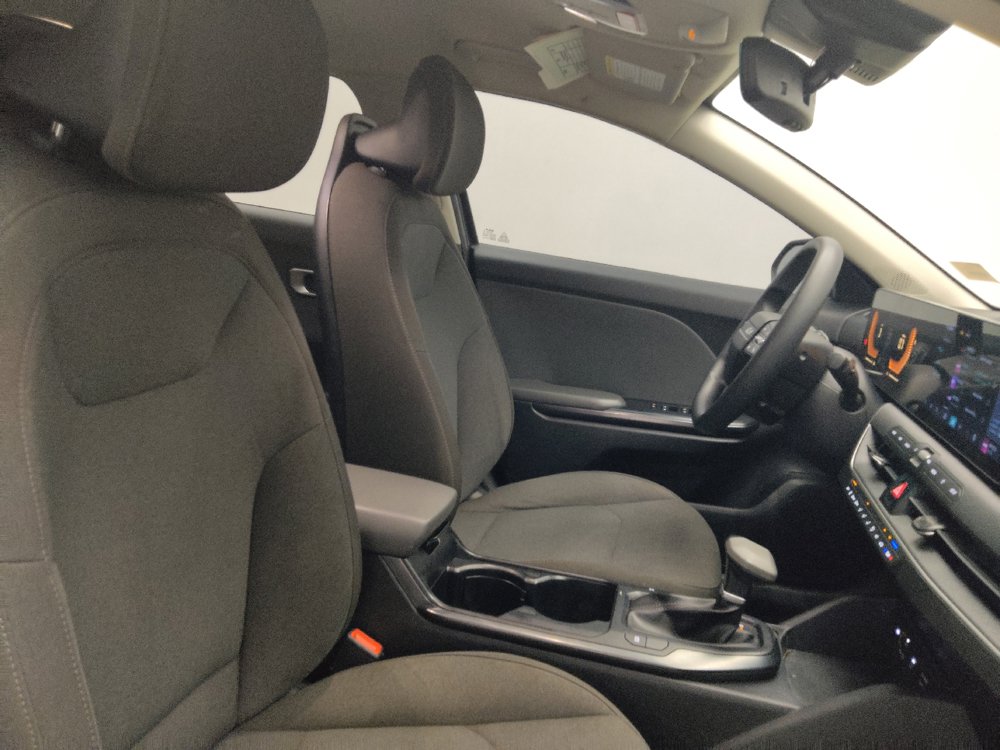 Used 2025 Kia K4 FWD image 21