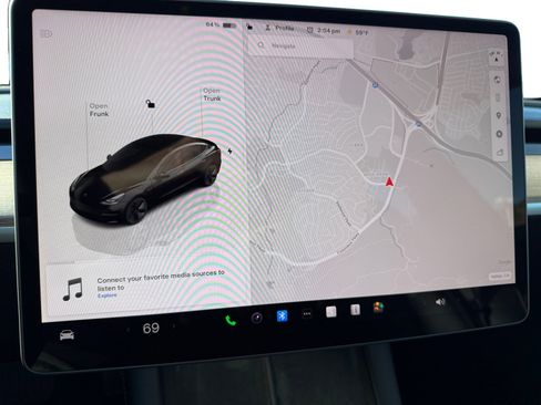 Used 2023 Tesla Model 3 Standard Range image 12