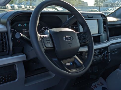 New 2026 Ford F250 XL w/ XL Chrome Package image 17