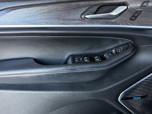 Used 2022 Jeep Grand Cherokee L Overland w/ Luxury Tech Group IV image 12