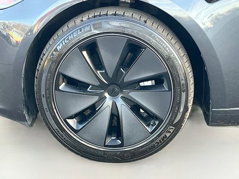 Used 2025 Tesla Model 3 image 30